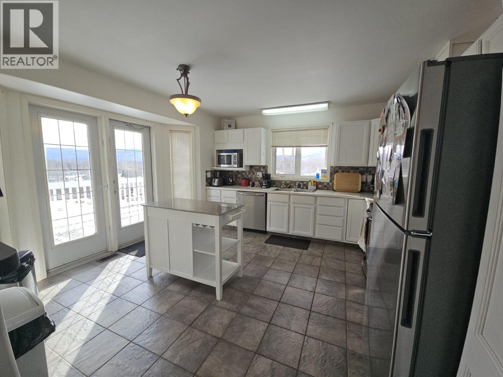 5117 44 Place NE - 13