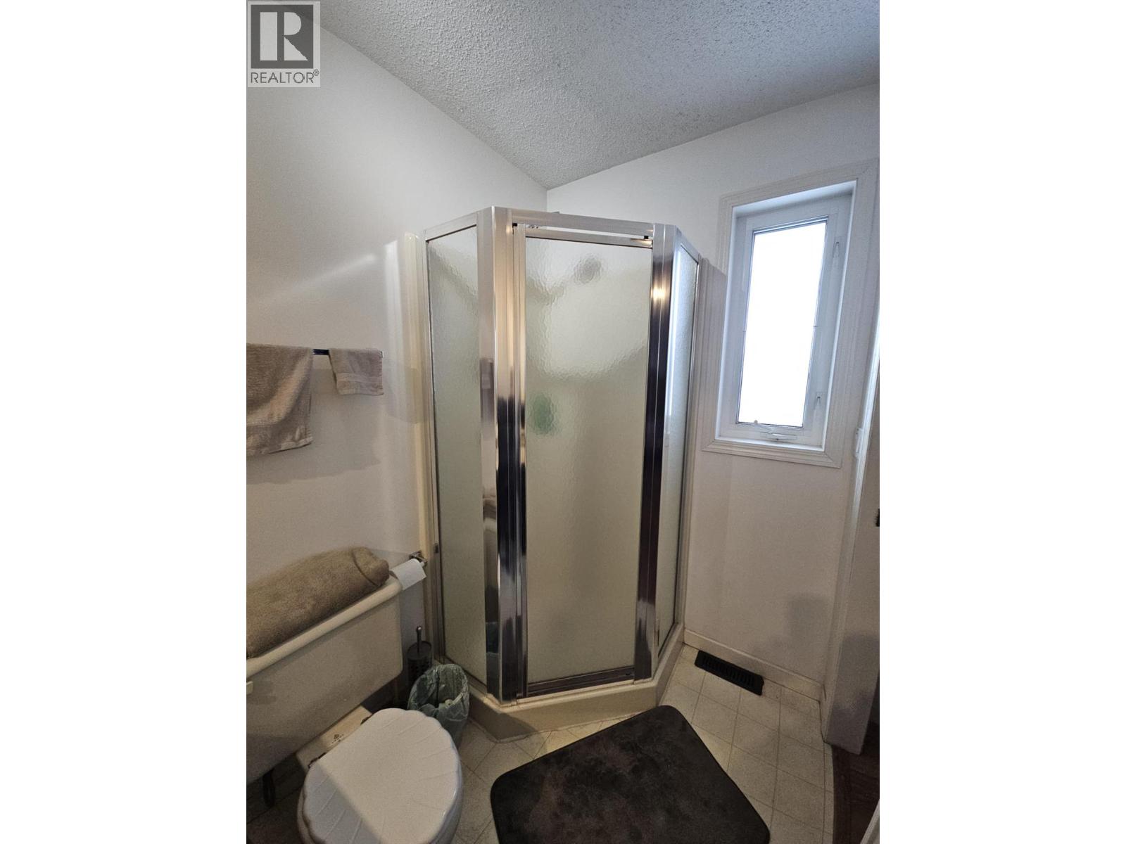 5117 44 Place NE - 31