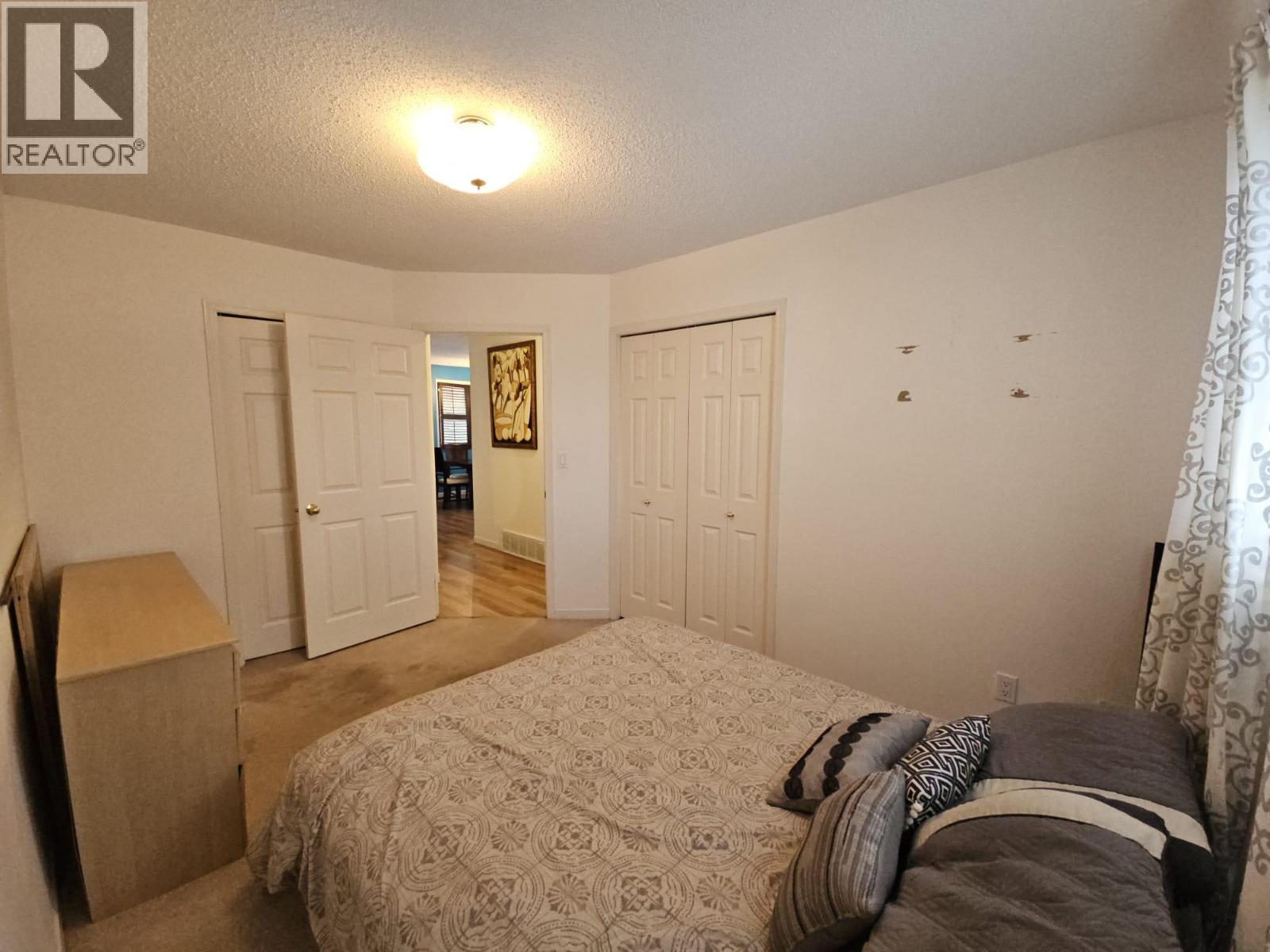 5117 44 Place NE - 35