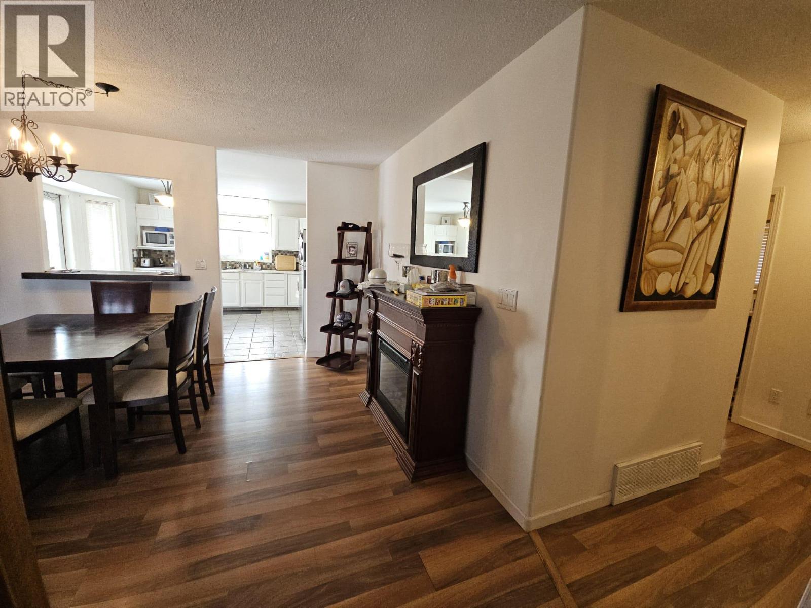 5117 44 Place NE - 10