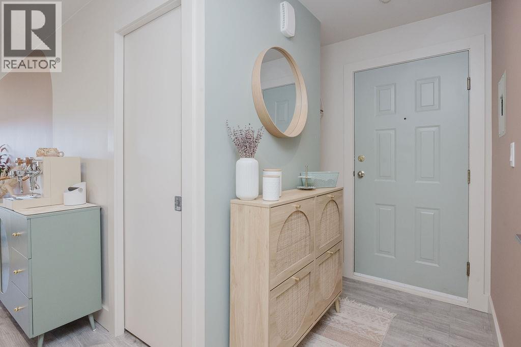 1 622 FARNHAM ROAD, Gibsons