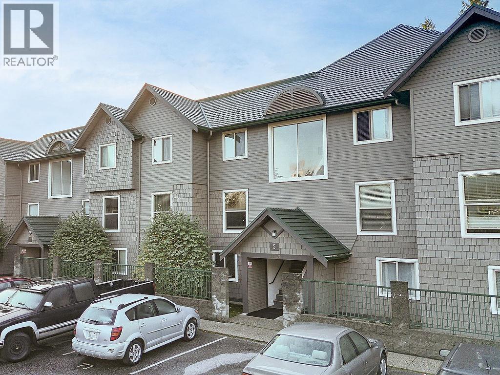 1 622 FARNHAM ROAD, Gibsons