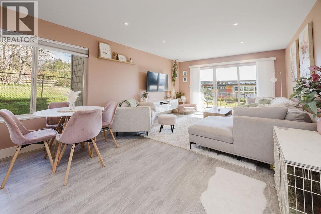 1 622 FARNHAM ROAD, Gibsons