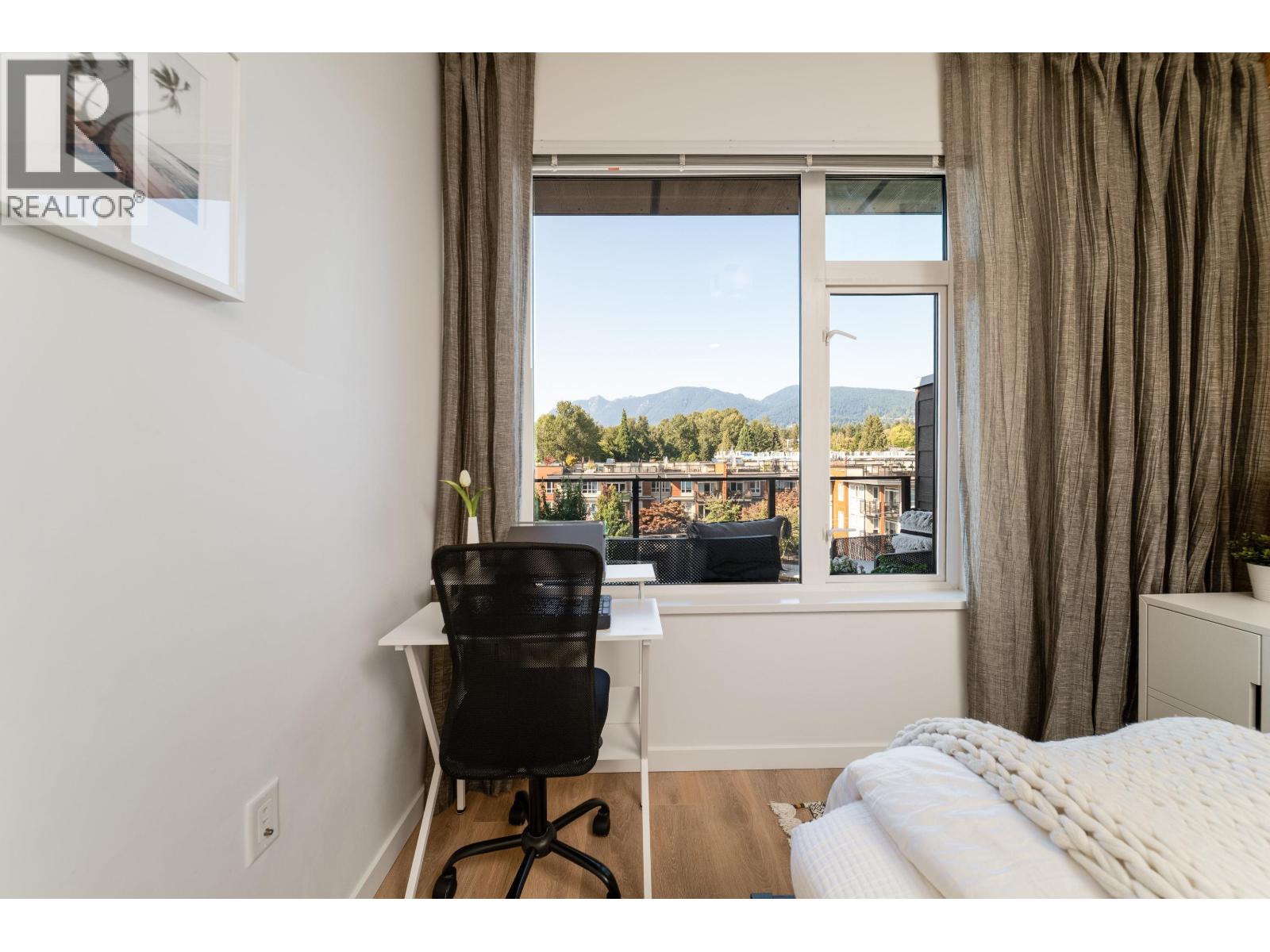 517 725 MARINE DRIVE, North Vancouver
