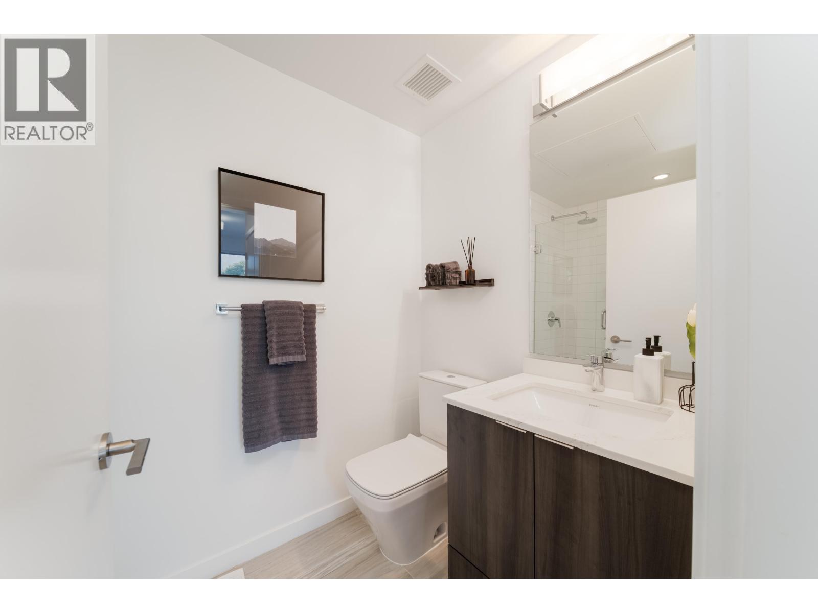 517 725 MARINE DRIVE, North Vancouver
