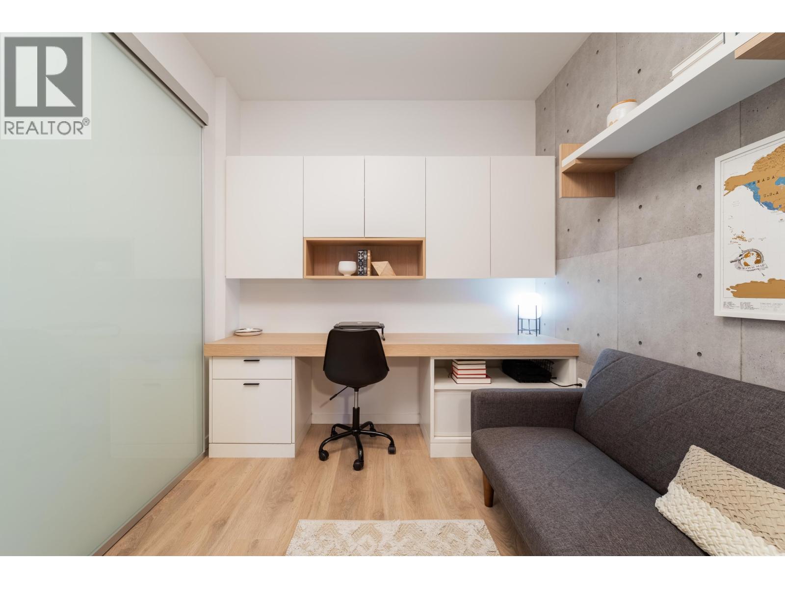517 725 MARINE DRIVE, North Vancouver