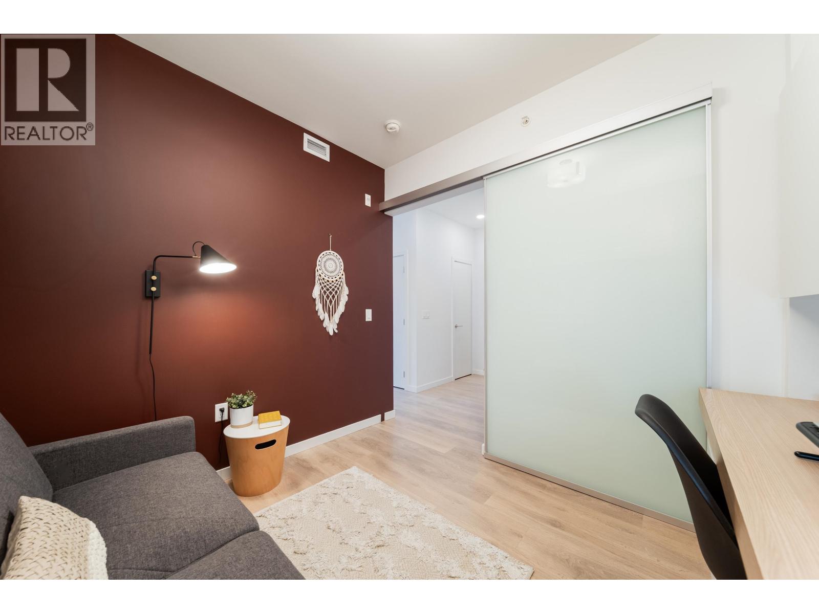 517 725 MARINE DRIVE, North Vancouver