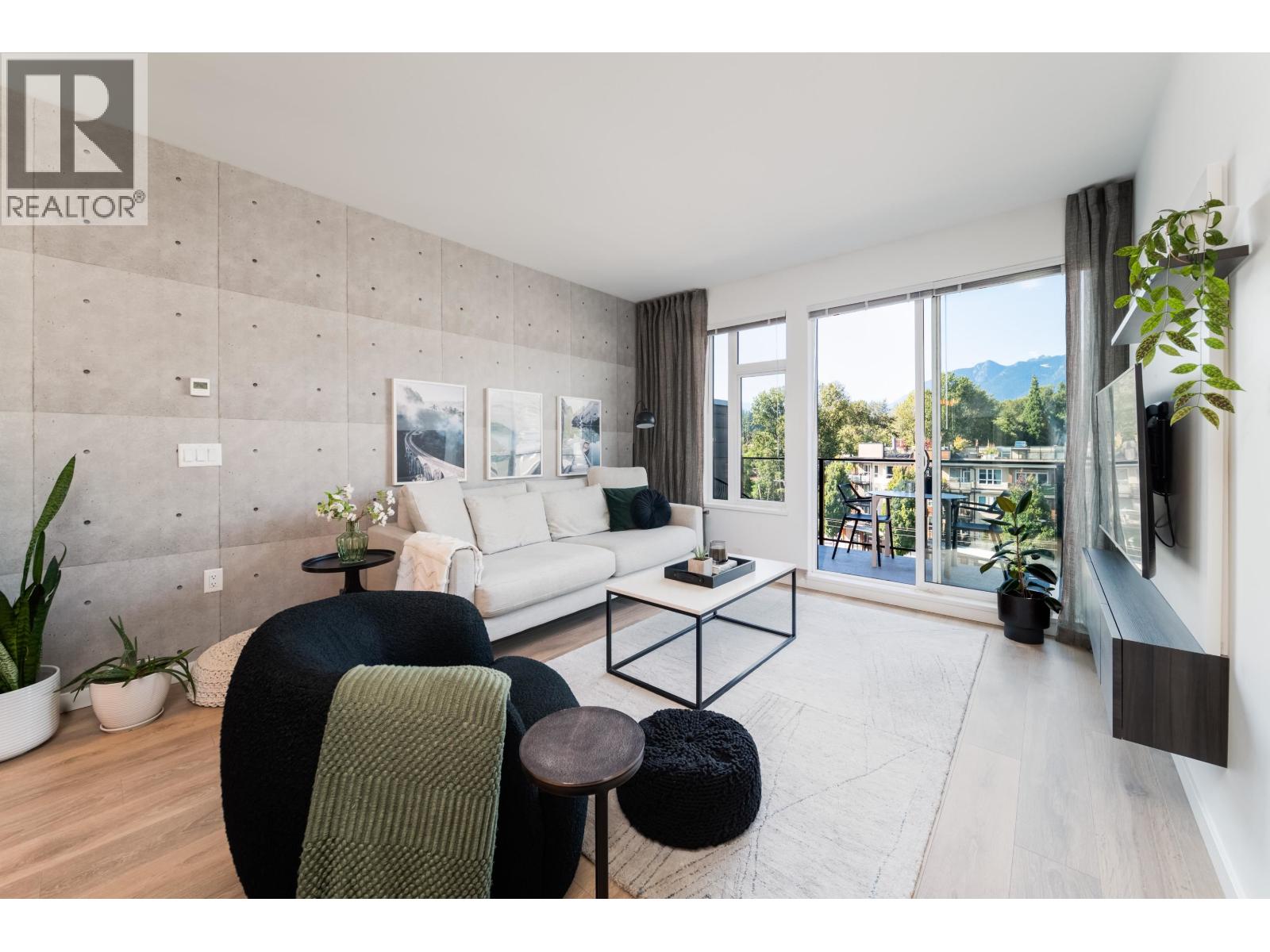 517 725 MARINE DRIVE, North Vancouver