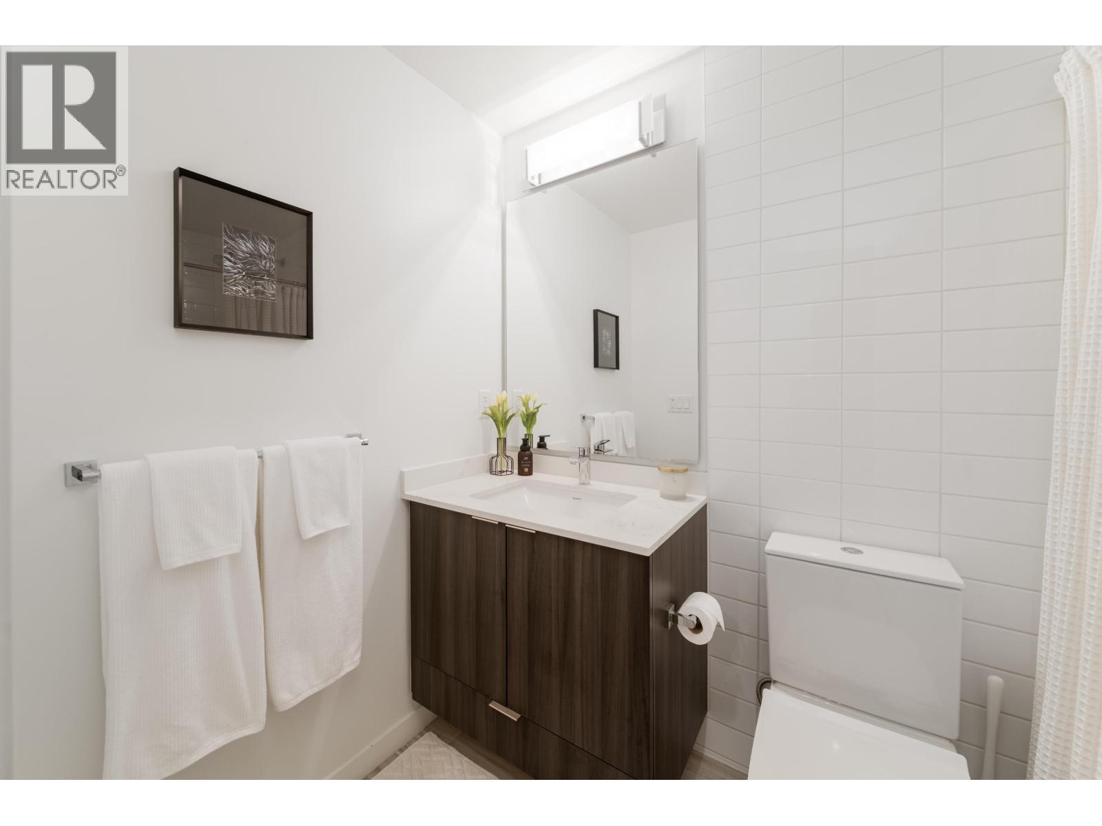 517 725 MARINE DRIVE, North Vancouver