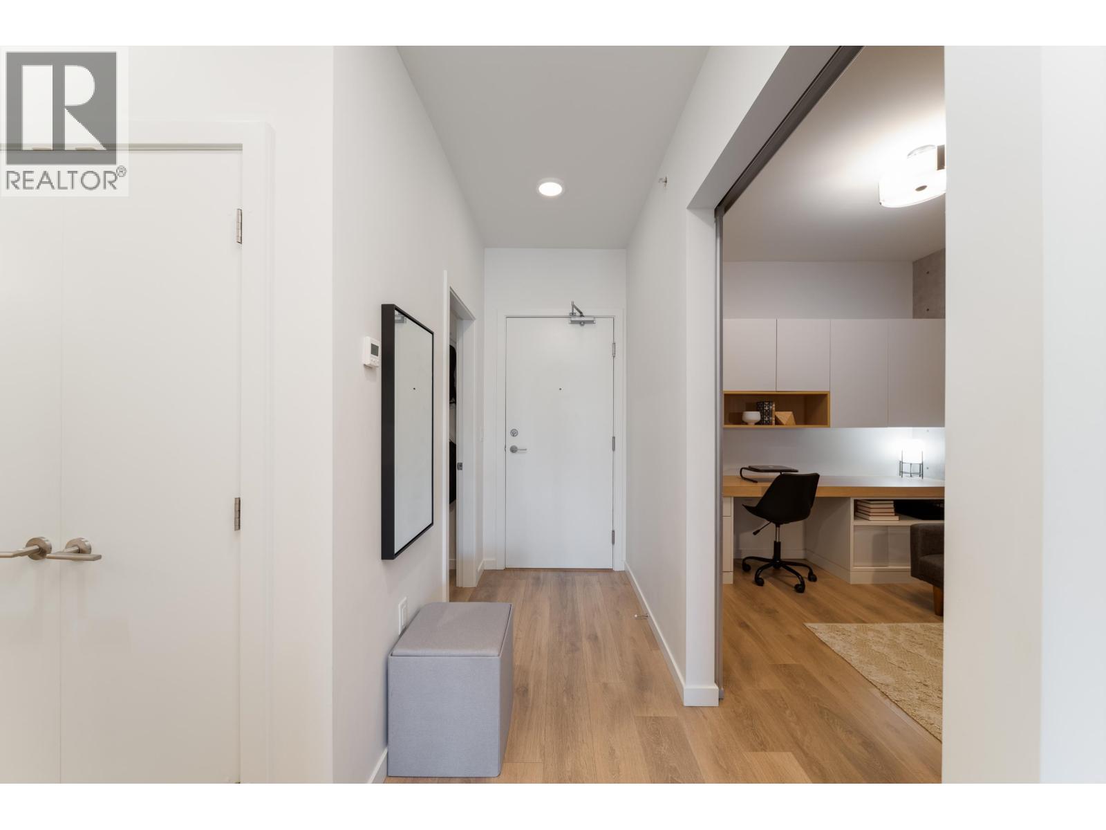 517 725 MARINE DRIVE, North Vancouver
