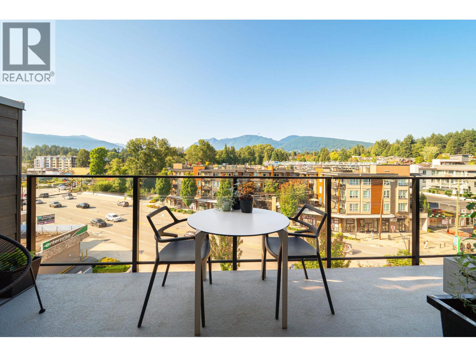 517 725 MARINE DRIVE, North Vancouver