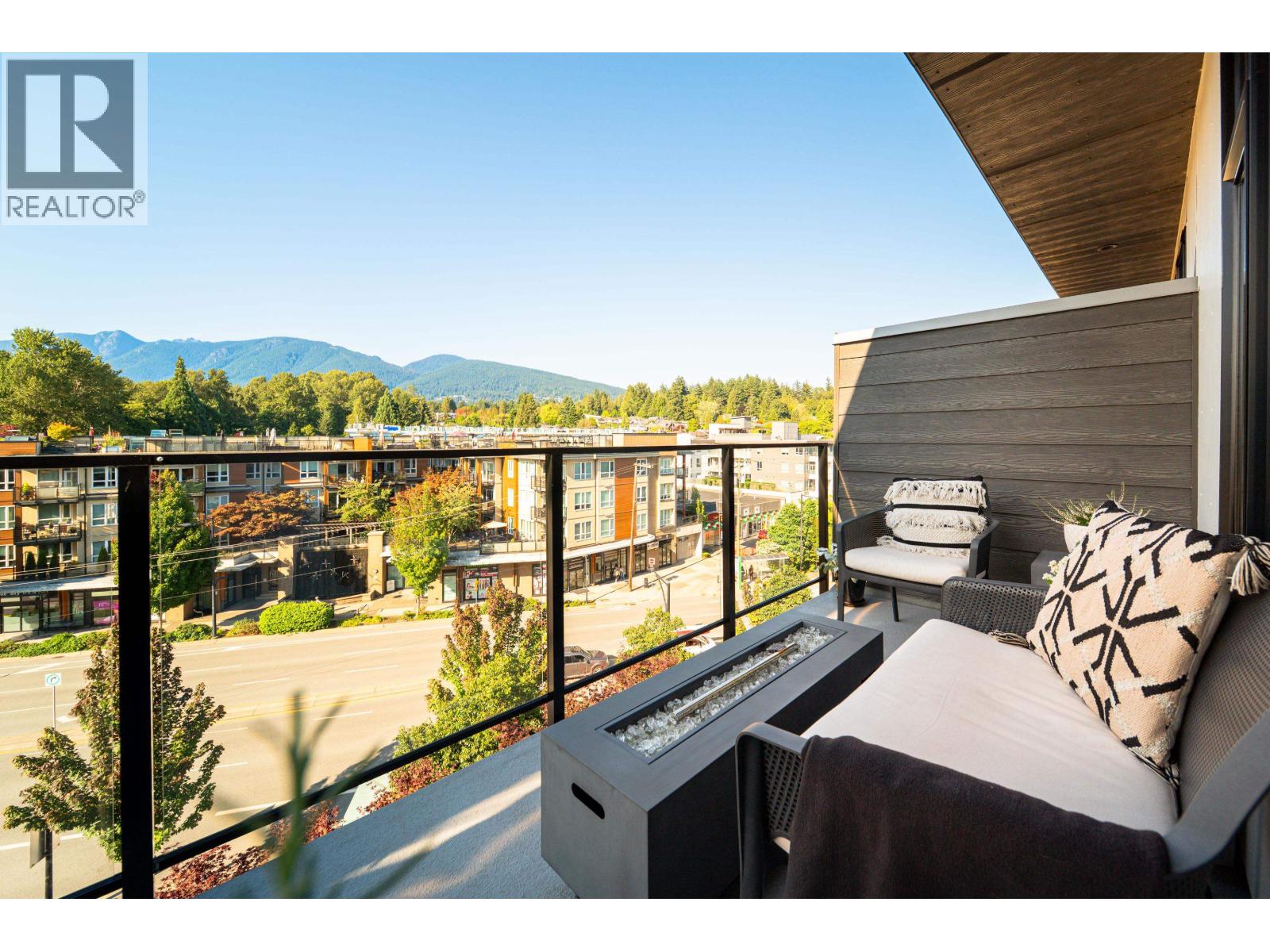 517 725 MARINE DRIVE, North Vancouver