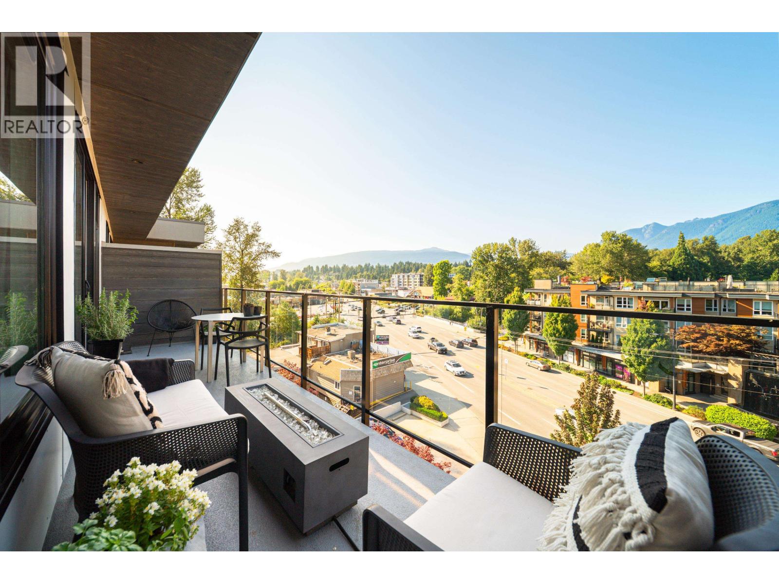 517 725 MARINE DRIVE, North Vancouver