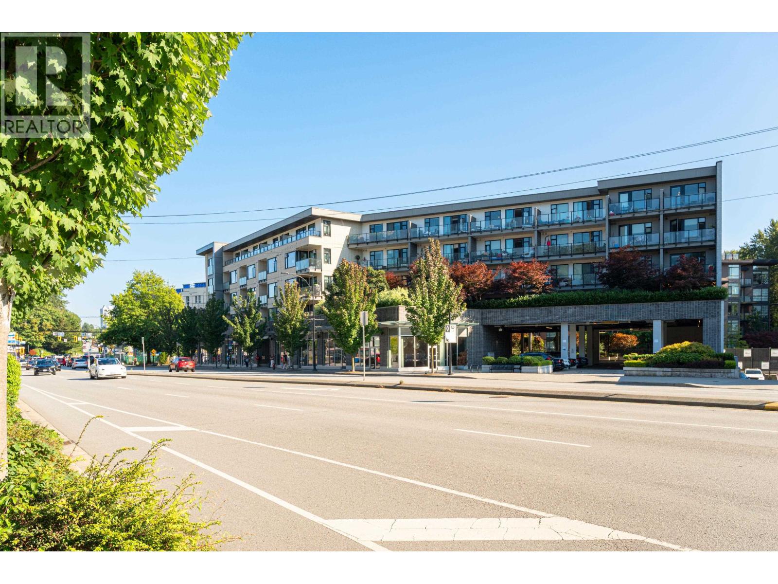 517 725 MARINE DRIVE, North Vancouver