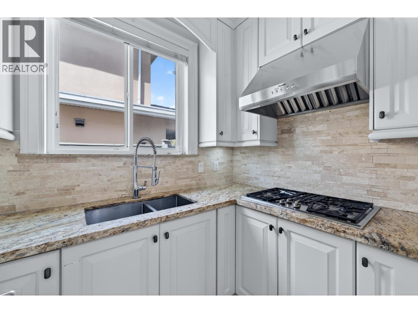 9631 SAUNDERS ROAD, Richmond