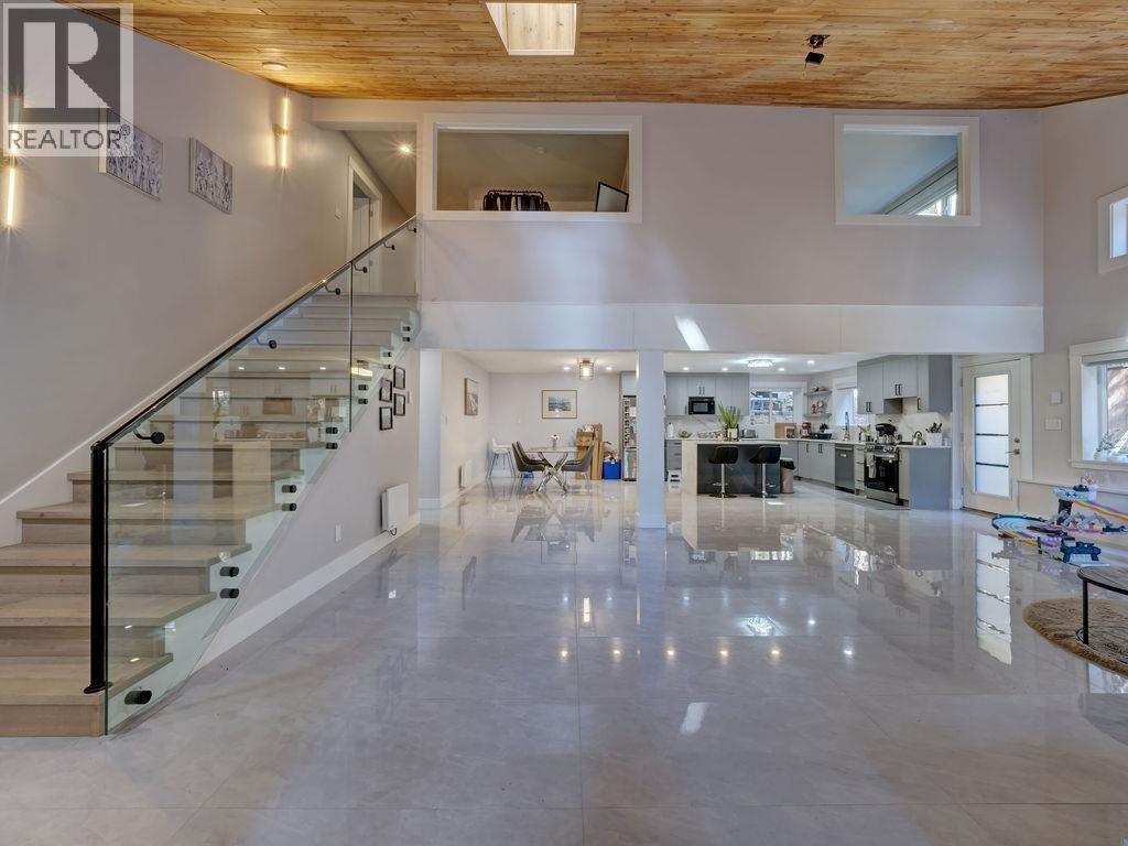 9168 SUNSHINE COAST HIGHWAY, Halfmoon Bay