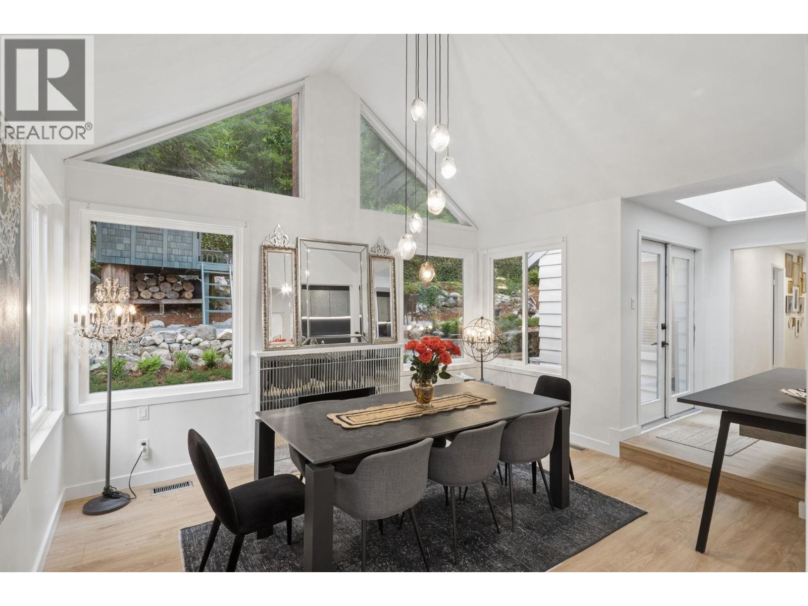 4043 ROSE CRESCENT, West Vancouver