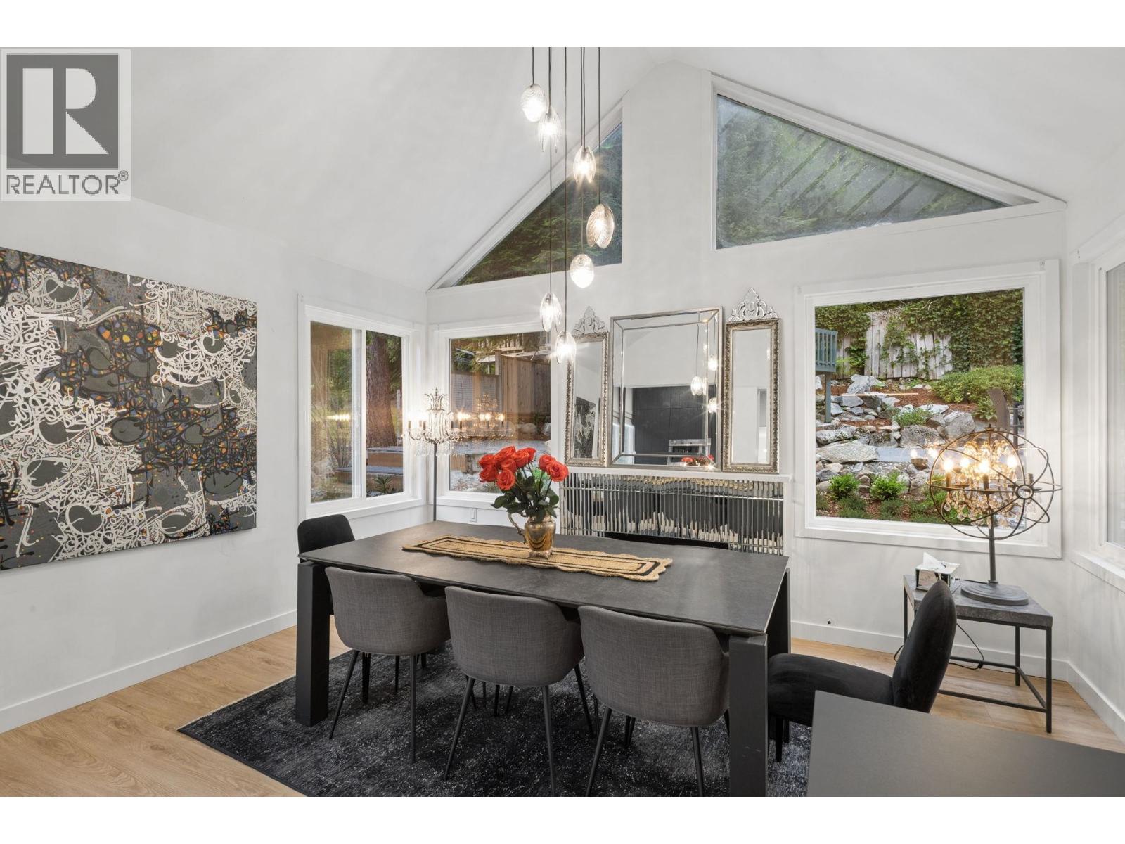 4043 ROSE CRESCENT, West Vancouver