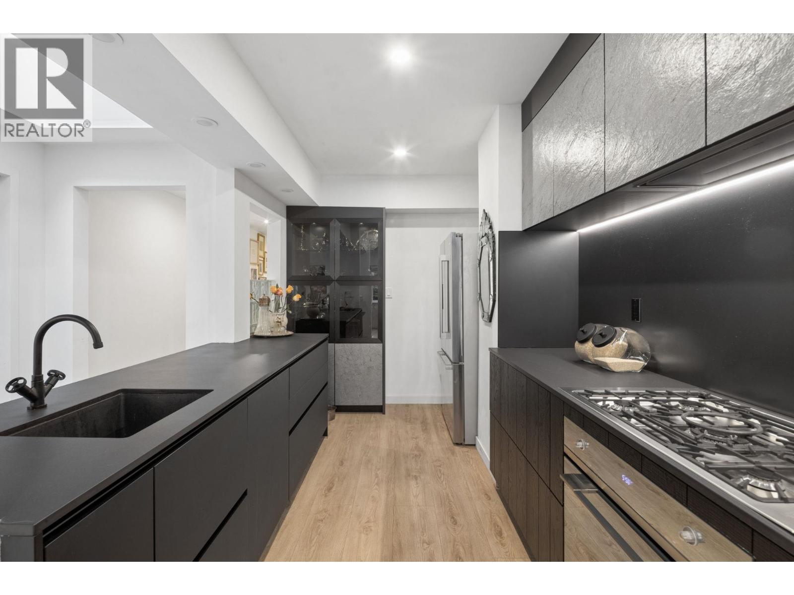 4043 ROSE CRESCENT, West Vancouver