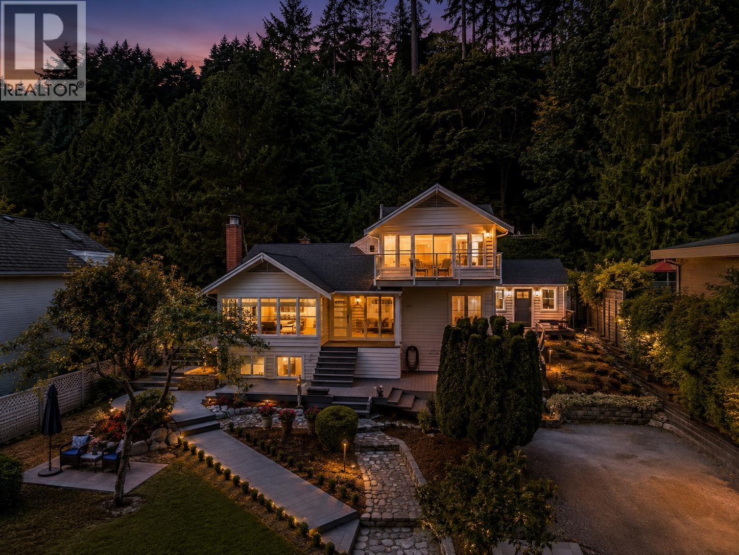 4043 ROSE CRESCENT, West Vancouver