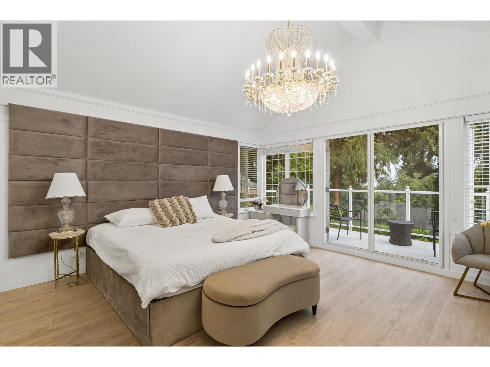 4043 ROSE CRESCENT, West Vancouver
