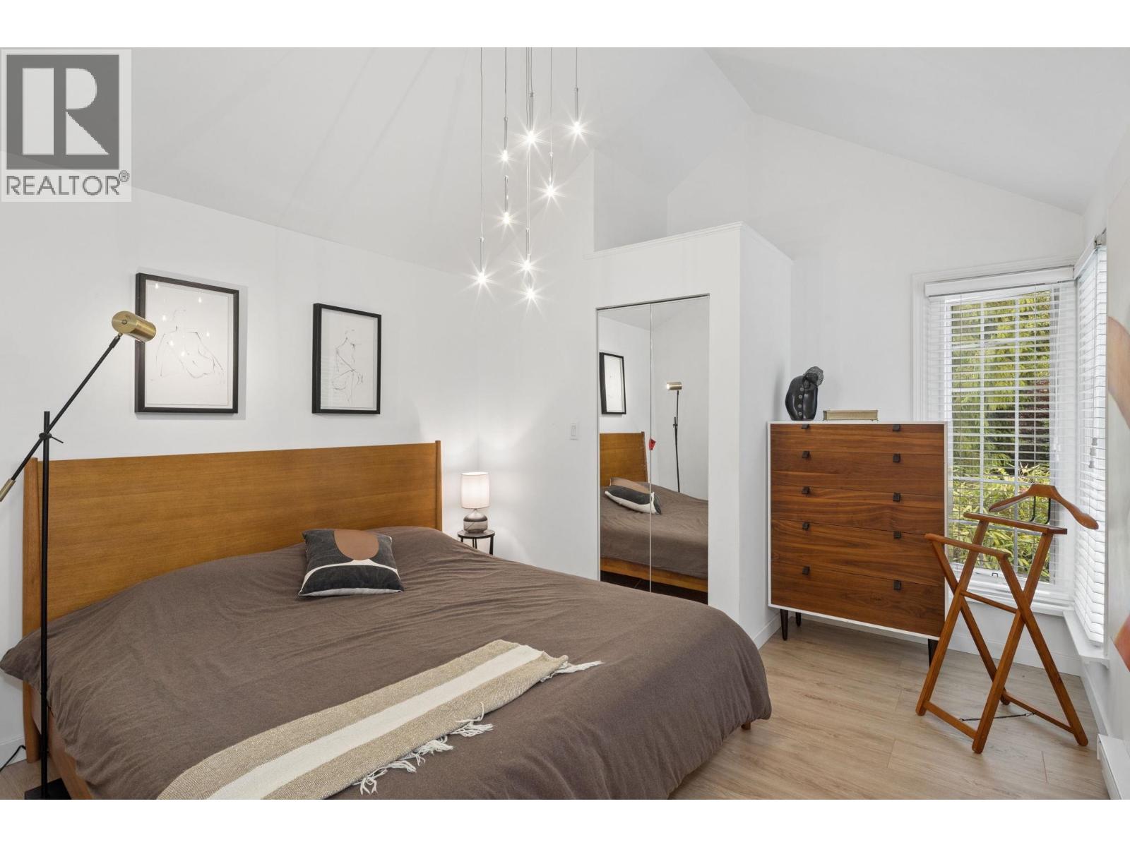 4043 ROSE CRESCENT, West Vancouver