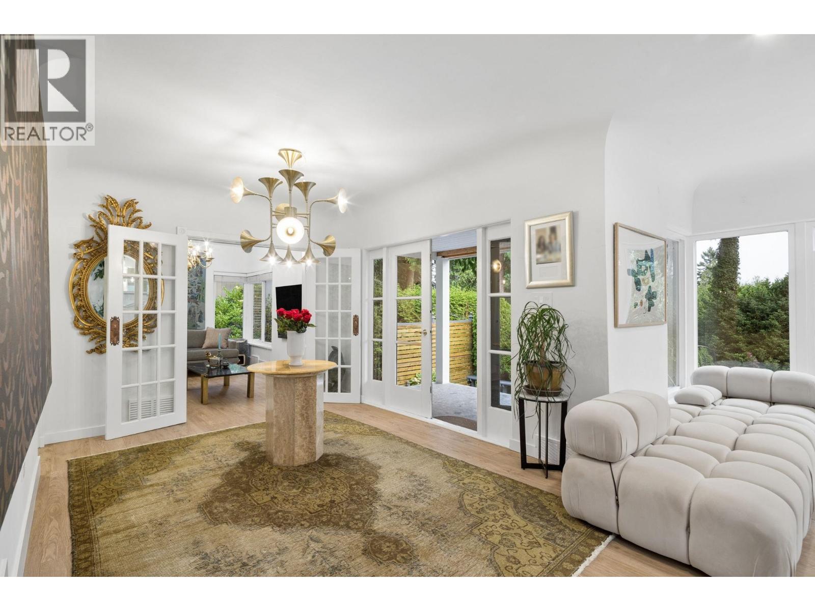 4043 ROSE CRESCENT, West Vancouver