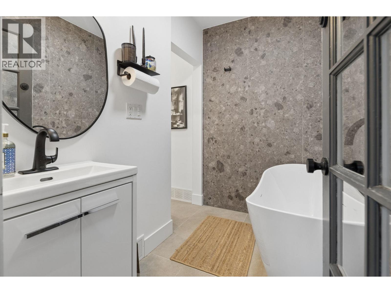 4043 ROSE CRESCENT, West Vancouver