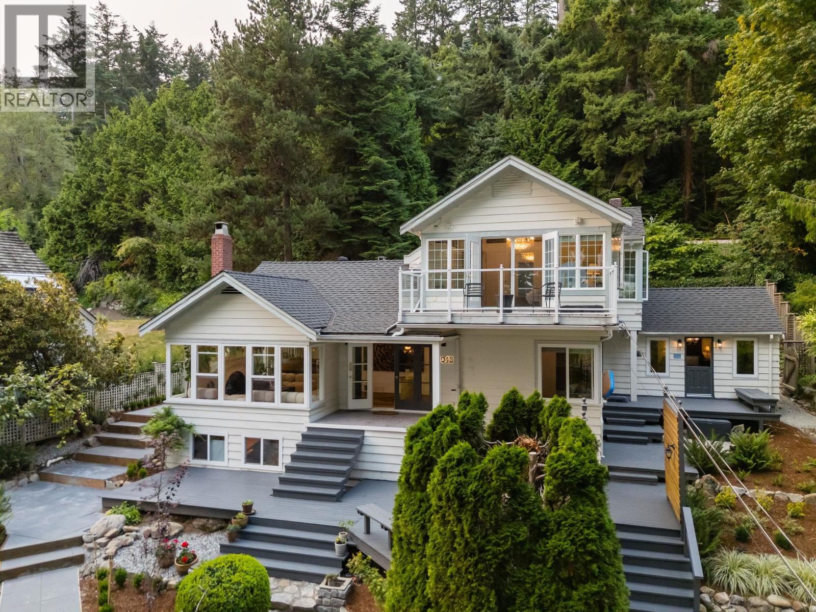 4043 ROSE CRESCENT, West Vancouver