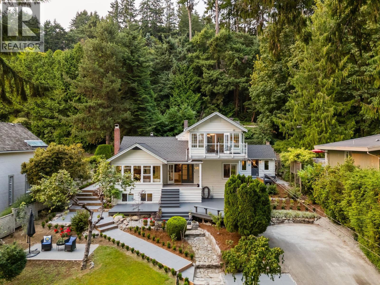4043 ROSE CRESCENT, West Vancouver