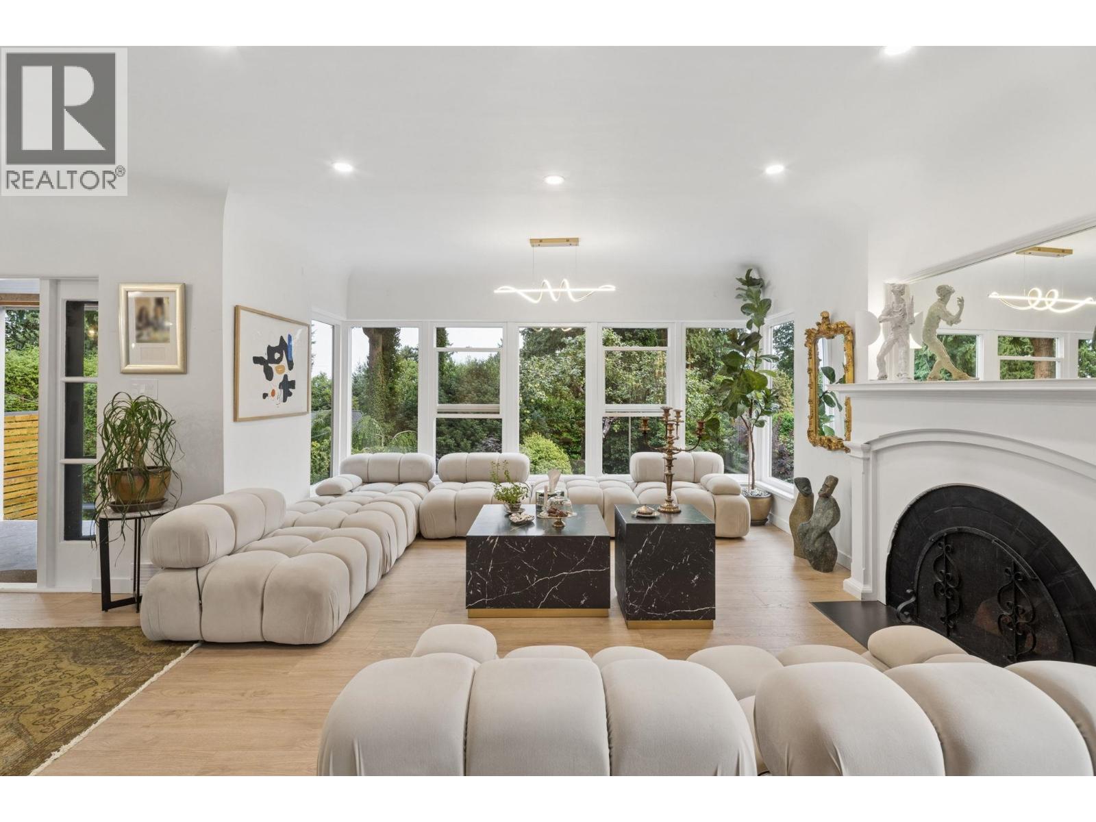 4043 ROSE CRESCENT, West Vancouver