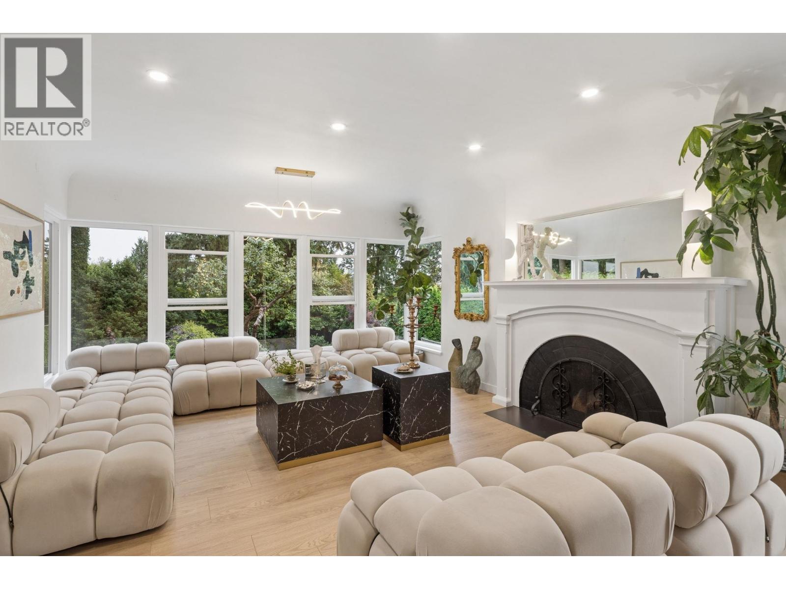 4043 ROSE CRESCENT, West Vancouver