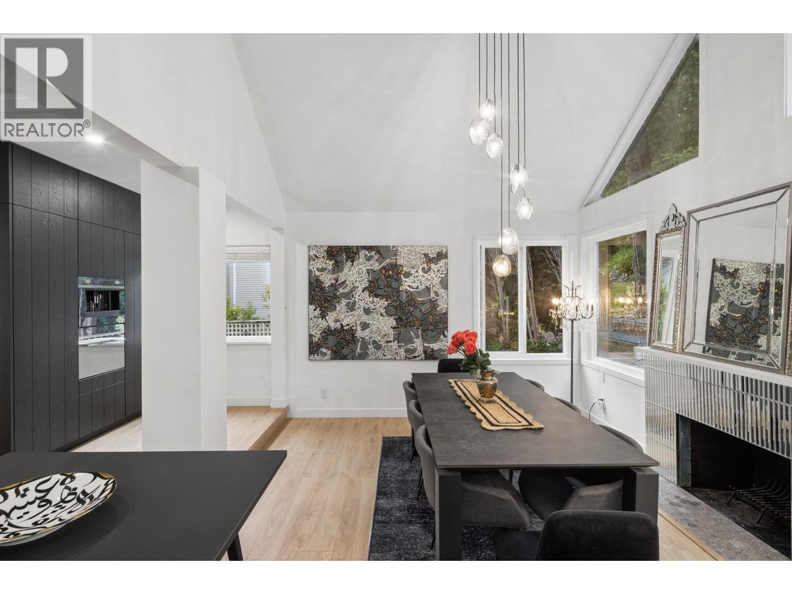 4043 ROSE CRESCENT, West Vancouver