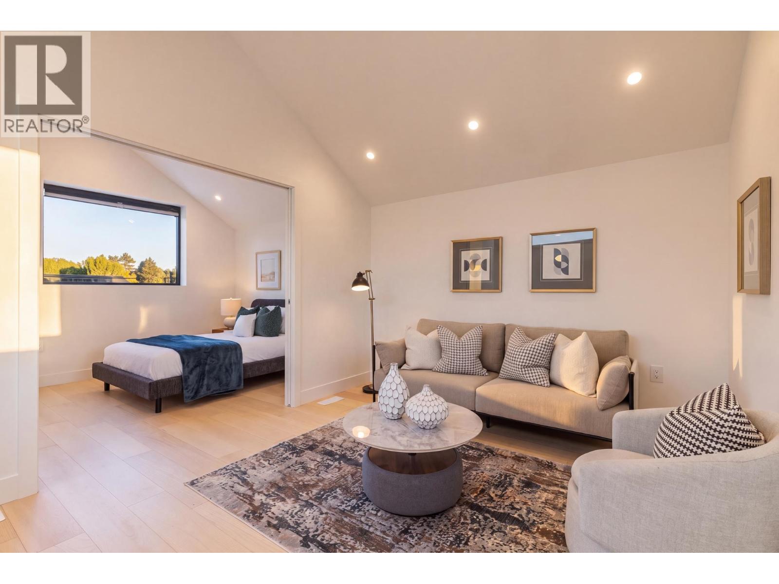 20 W 14TH AVENUE, Vancouver