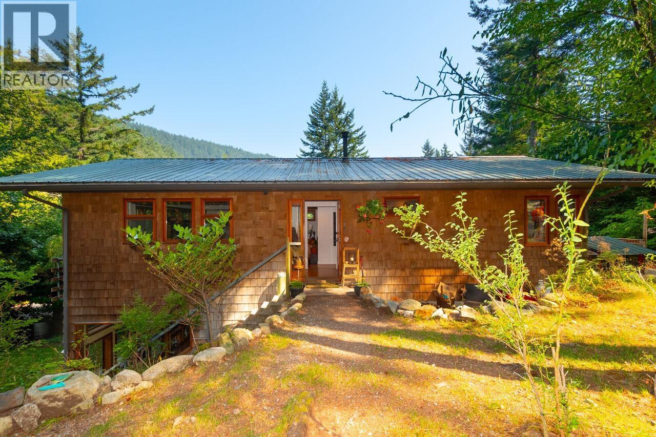 368 EAGLES NEST ROAD, Bowen Island