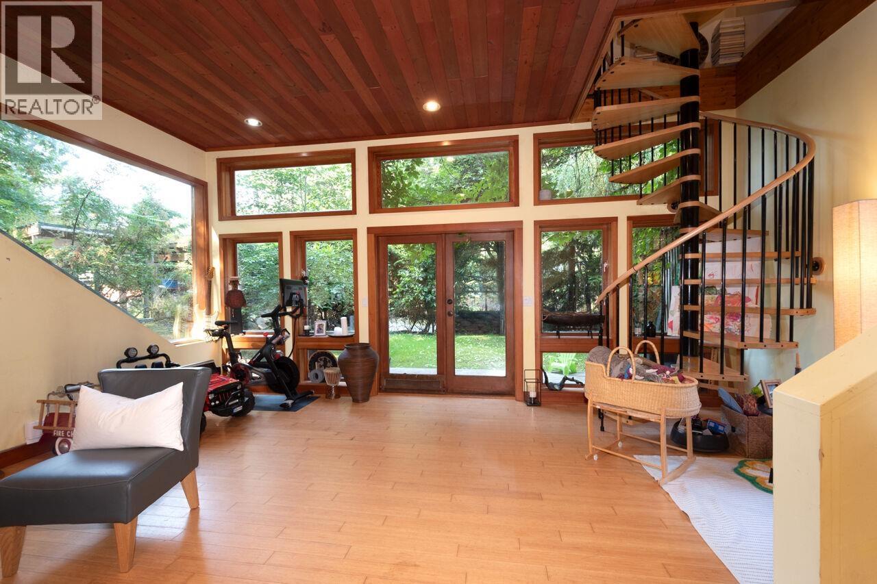 368 EAGLES NEST ROAD, Bowen Island
