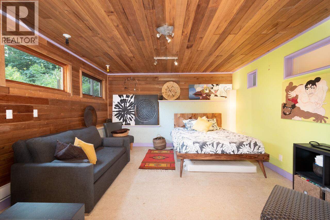 368 EAGLES NEST ROAD, Bowen Island