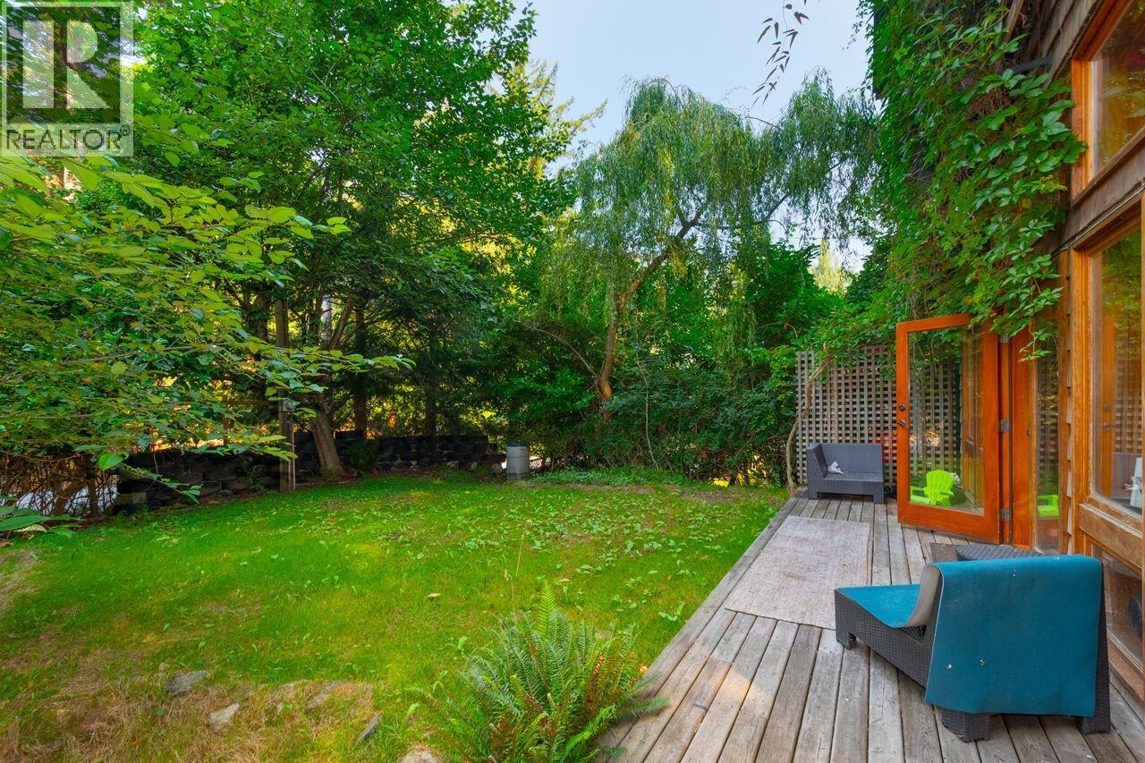 368 EAGLES NEST ROAD, Bowen Island