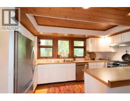 368 Eagles Nest Road, Bowen Island, BC V0N1G1 Photo 10