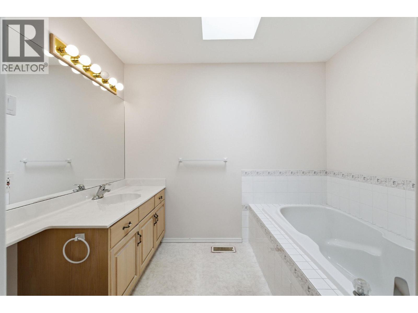 650 Lexington Drive Unit# 212, Kelowna