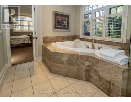 Carling 4 W9 - 3876 Muskoka Rd 118 Highway W, Muskoka Lakes, ON P0B1J0 Photo 19
