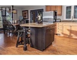 Carling 4 W9 - 3876 Muskoka Rd 118 Highway W, Muskoka Lakes, ON P0B1J0 Photo 9