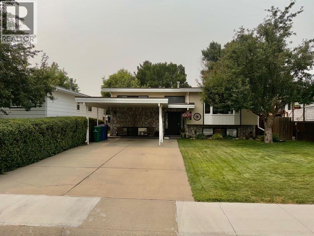 1914 17 Street N - 1