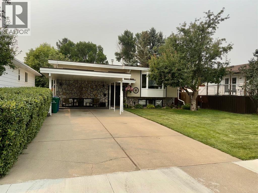 1914 17 Street N - 2