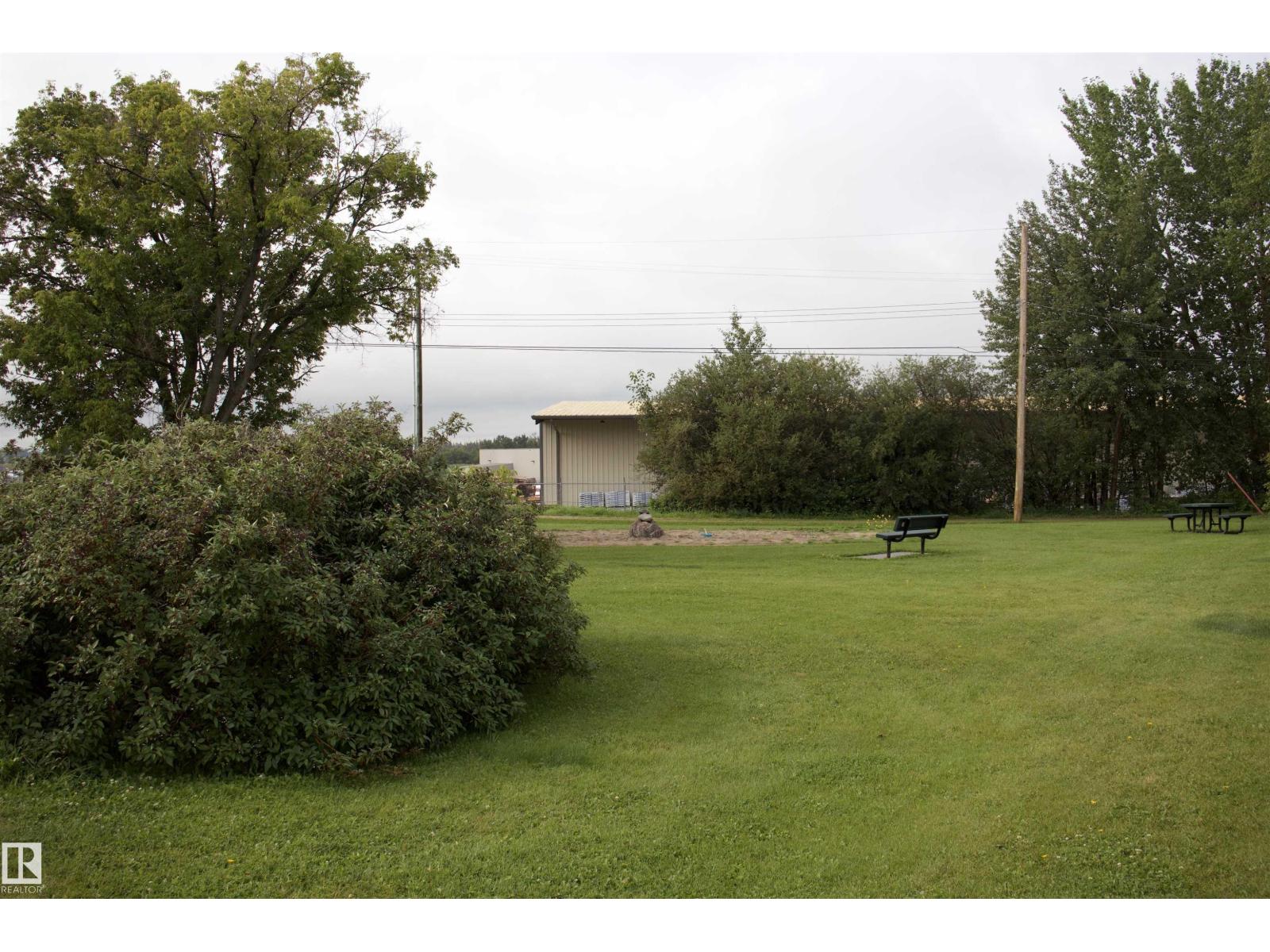 4926 47 ST - Image 12