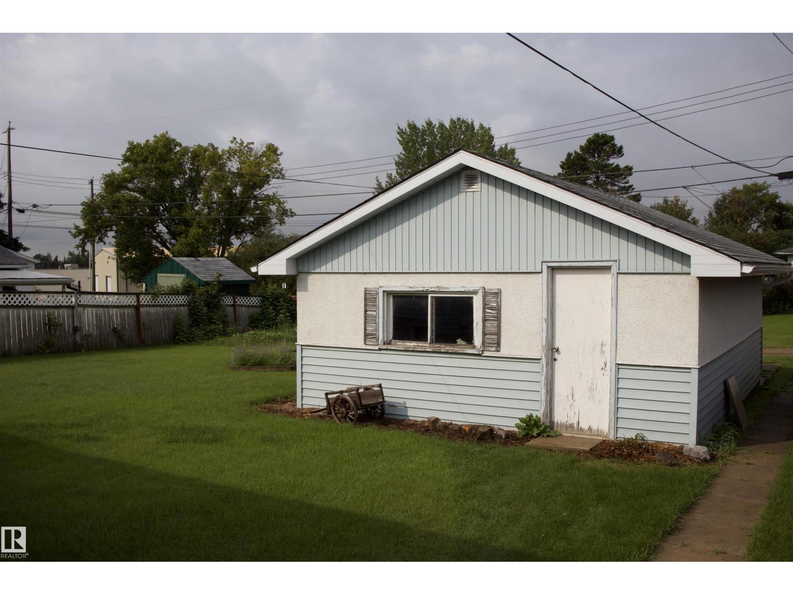 4926 47 ST - Image 7