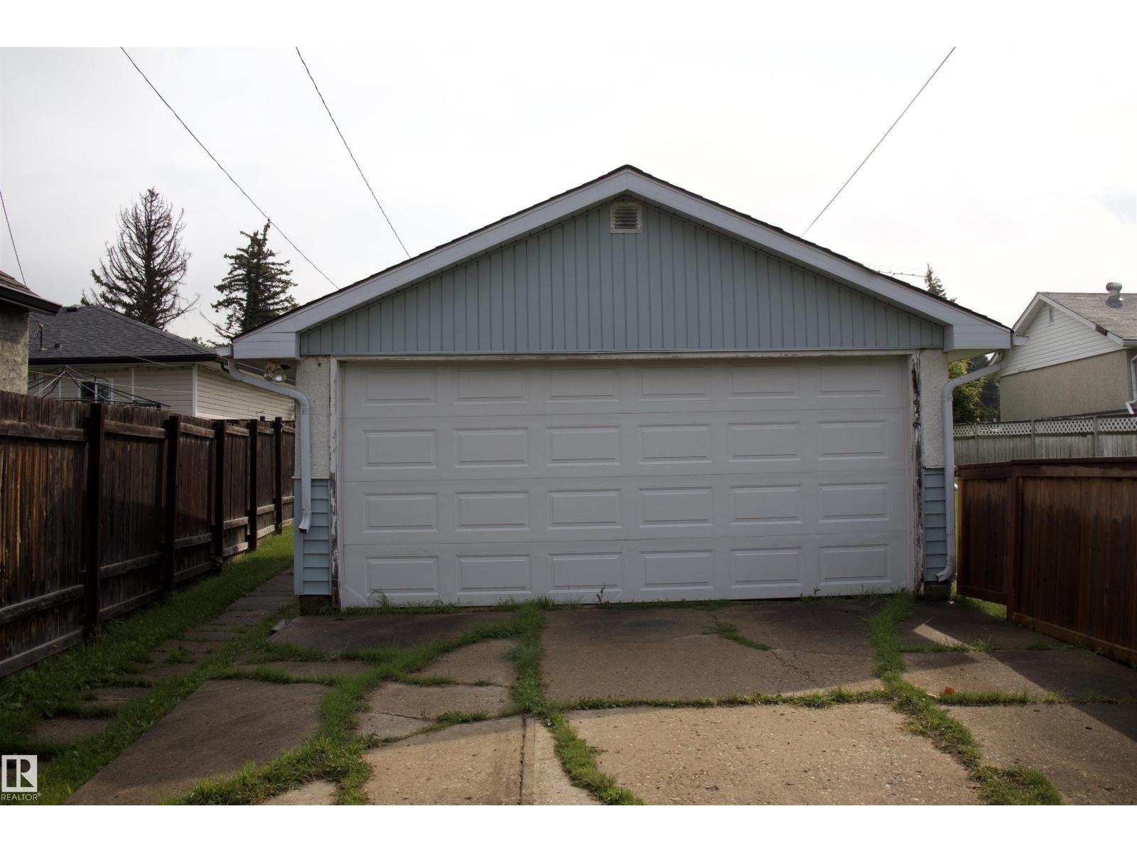 4926 47 ST - Image 8
