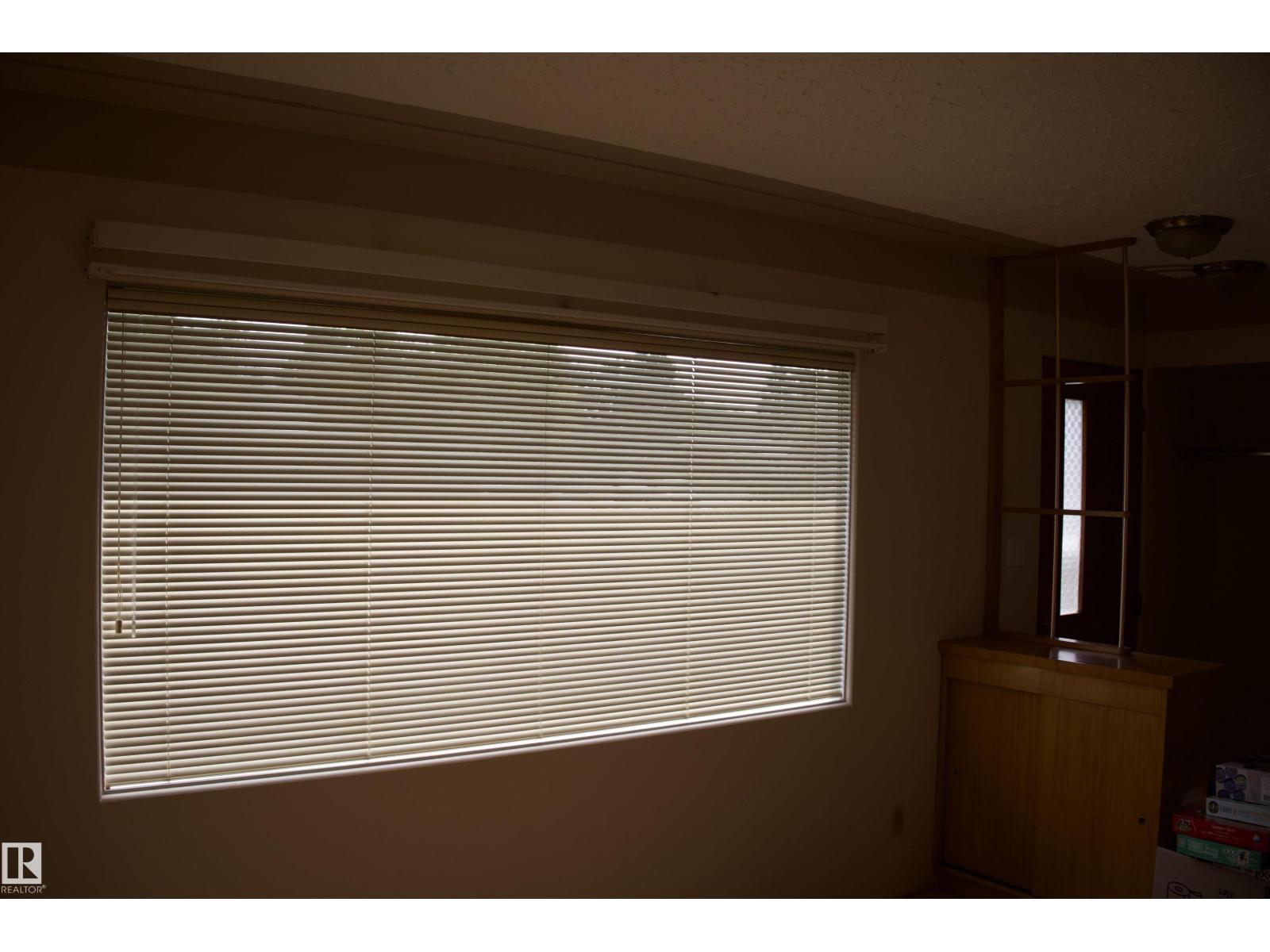 4926 47 ST - Image 17
