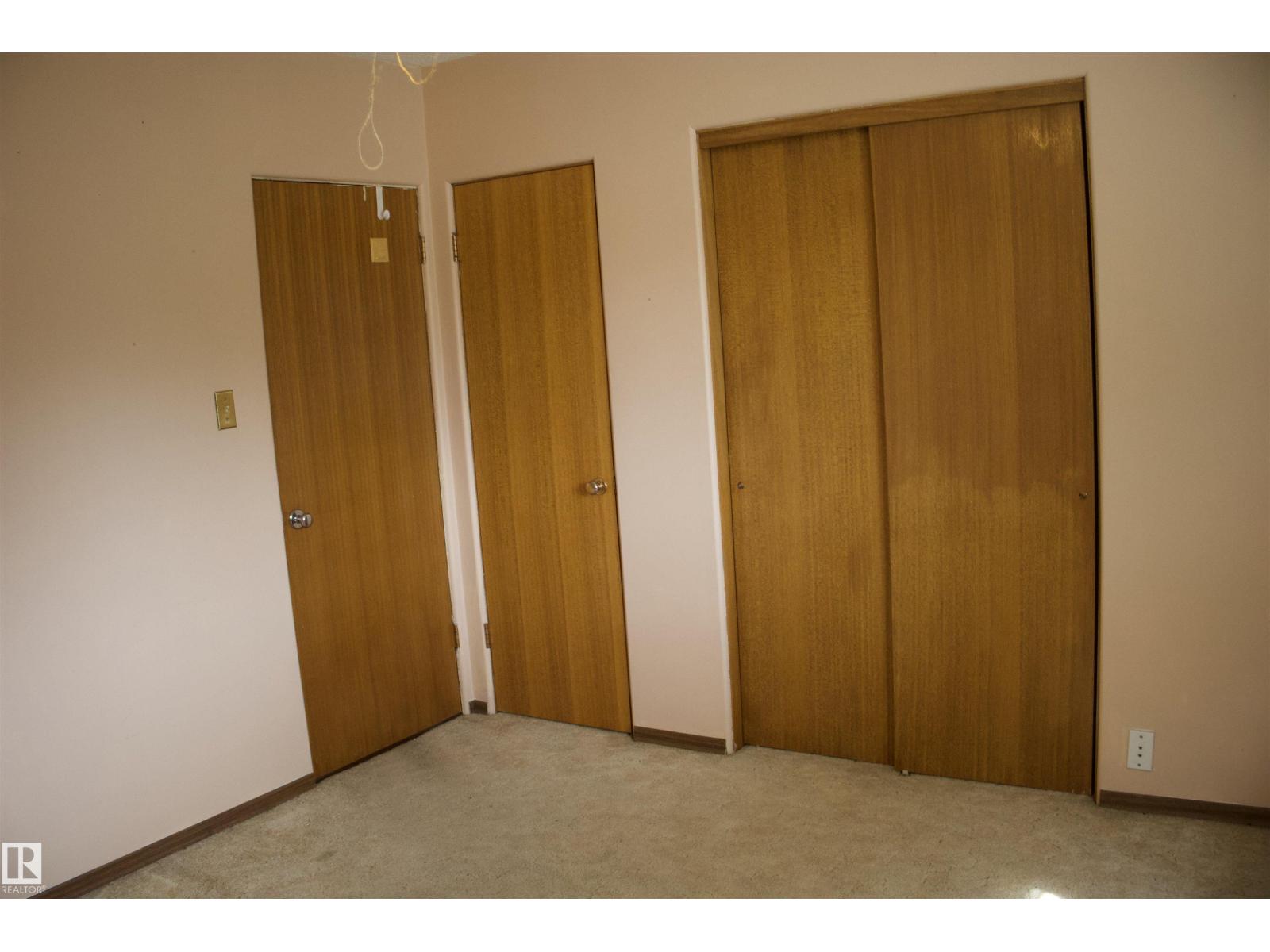 4926 47 ST - Image 20
