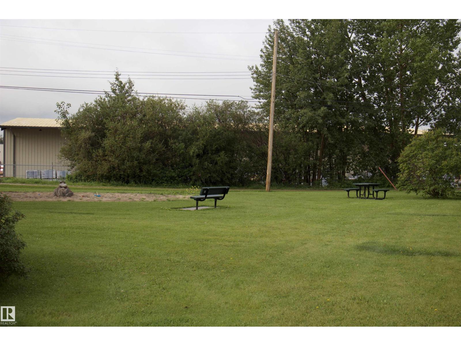 4926 47 ST - Image 9